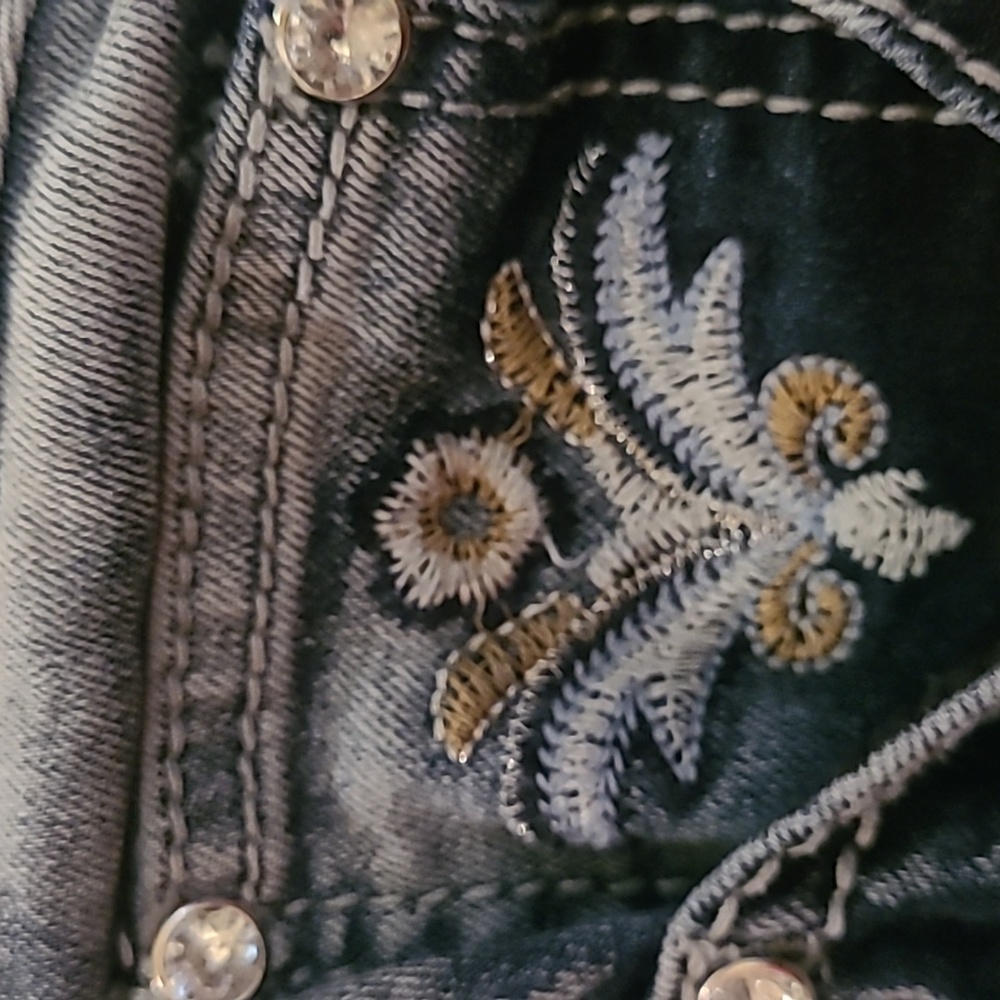Plus Size Jeans - Picture 4 of 4